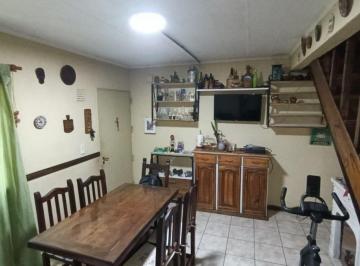 Casa · 85m² · 4 Ambientes · 1 Cochera · Venta Casa 3 Dorm. con Patio y Cochera