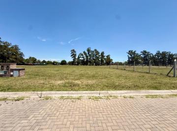 Terreno · 900m² · Terreno en Venta en Cortines Lujan Esquina Sobre Mosconi