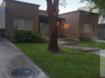 Casa · 160m² · 5 Ambientes · 1 Cochera · Casa en Alquiler Sin Muebles Barrio Cerrado La Comarca