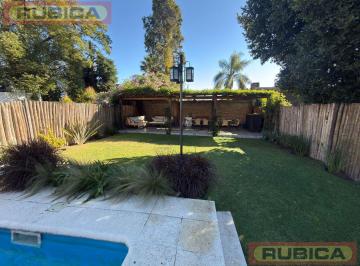 Casa · 162m² · 4 Ambientes · 1 Cochera · Lista Para Mudarse: Casa Refaccionada con Jardín, Pileta y Gran Suite en Pa