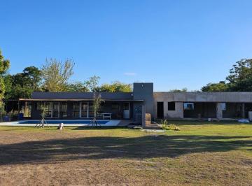 Quinta vacacional · 300m² · 2 Ambientes · 1 Cochera · Casa Quinta en Venta en Mercedes