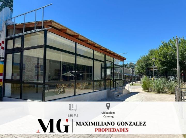 Local comercial · 180m² · 4 Ambientes · 1 Cochera