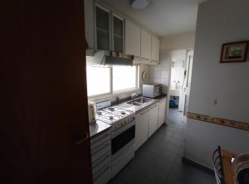 Cocina amplia · Alquiler Temporario Departamento 3 Ambientes en Colegiales