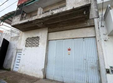 Bodega-Galpón , General San Martín · Bodega - Galpón de 352 m² en Venta en Villa Lynch