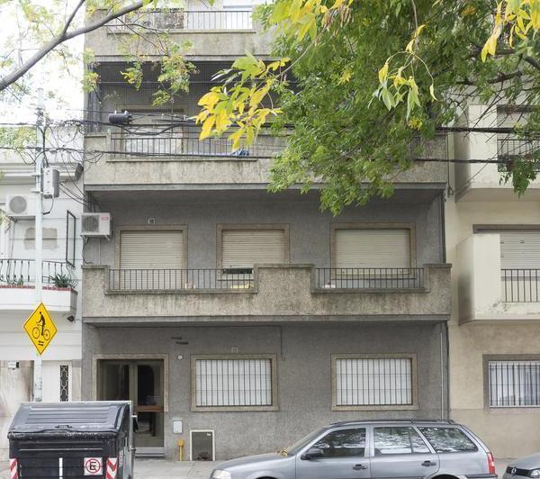 Departamento 2 Ambientes en Villa Pueyrredón en 3er Piso por Escalera.