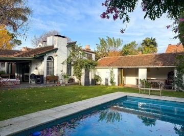 Casa · 276m² · 6 Ambientes · Casa en Venta, con Jardín, Pileta y Parrilla - Martínez, San Isidro