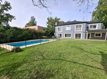 Casa · 205m² · 5 Ambientes · 1 Cochera · Casa en Alquiler en La Legua, Pilar, G. B. a. Zona Norte