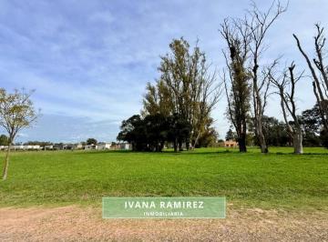 Terreno · 2072m² · Se Vende Terreno de 2072 m² en Club de Campo La Asunción. Luján