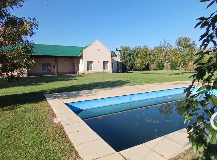 Casa · 185m² · 5 Ambientes · 2 Cocheras