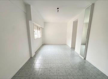 Departamento · 39m² · 2 Ambientes · 1 Cochera · Venta Dpto 2 Amb en Vicente Lopez Cochera y Balcon