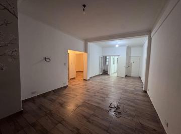 Departamento · 80m² · 4 Ambientes · Venta Departamento 4 Ambientes con Patio - Belgrano