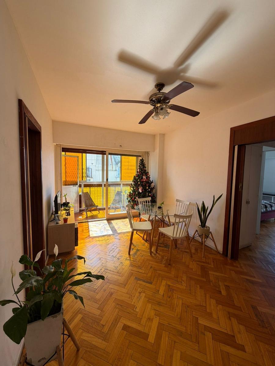 Sarandi  al 300 con 2 Balcones