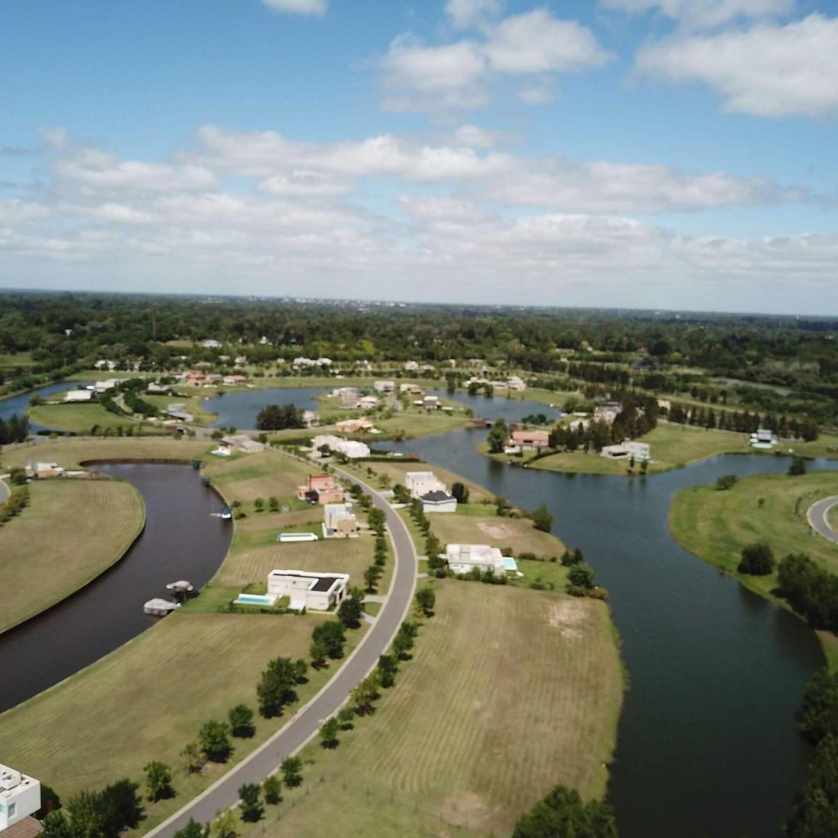 Lote en Venta a la Laguna - Barrio Parque Náutico El Cazal,  El Cazal, El Cazador