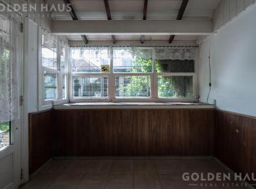 Casa · 167m² · 6 Ambientes · 1 Cochera · Casa Quilmes Residencial con Jardin y Quincho a Remodelar