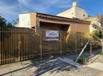 UGX-UGX-8_2 · Venta Casa 3 Dorm. Ramos Mejía con Cochera