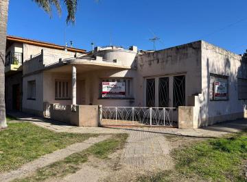 UGX-UGX-50_2 · Venta Casa Ramos Mejía con Cochera