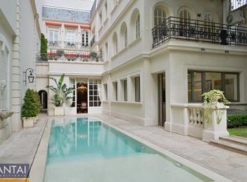 Casa · 983m² · 14 Ambientes · 2 Cocheras · Coronel Diaz 2800