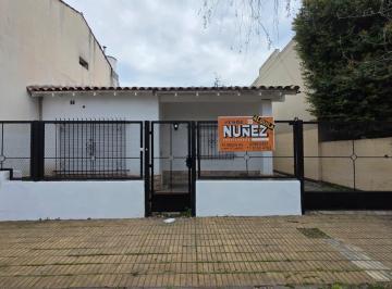 Casa · 80m² · 3 Ambientes · 3 Cocheras · Casa - Temperley Oeste
