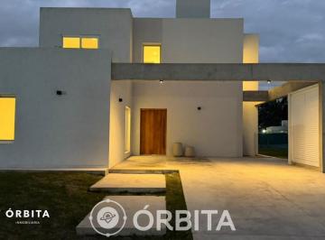 Casa · 190m² · 5 Ambientes · 4 Cocheras · Casa en Venta en Barrio San Simon, Canning, Pileta