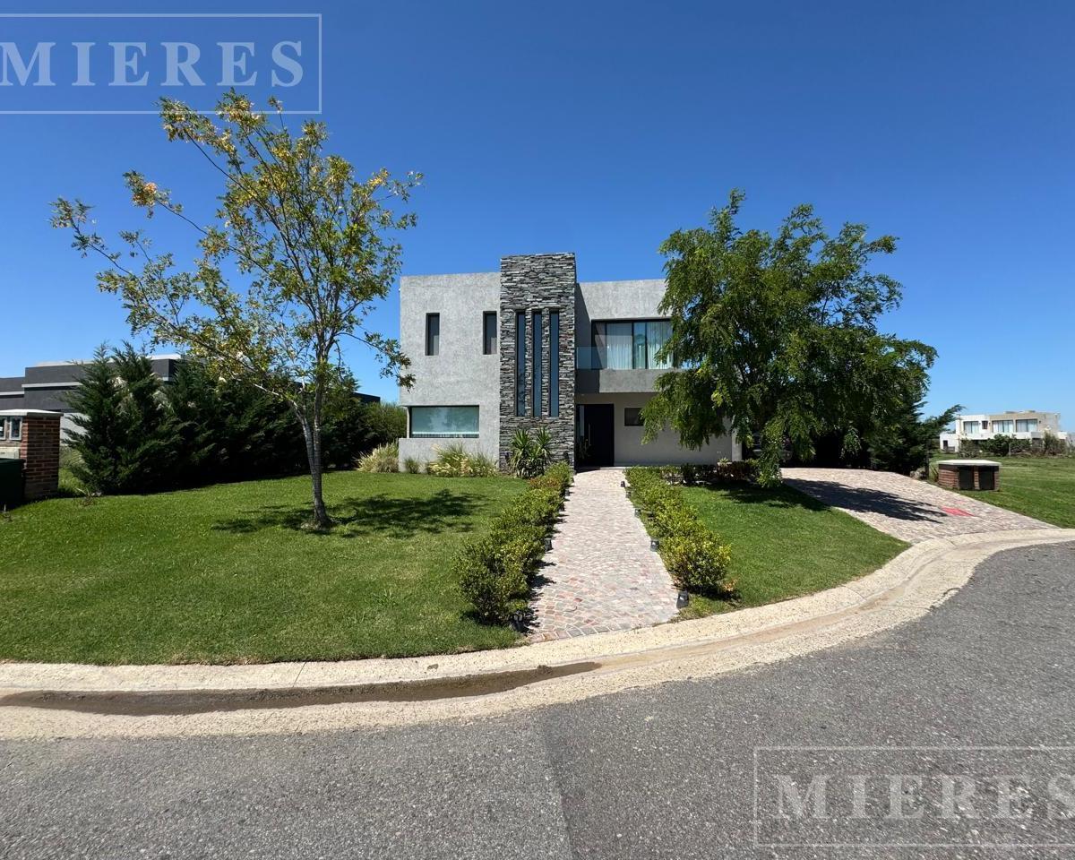 Casa en Venta Sobre Lote Interno Area 7 San Sebastian Loma Verde