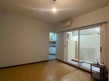 Departamento · 43m² · 3 Ambientes · Departamento en Venta en La Lucila, Zona Norte con Patio