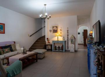 Casa de 4 ambientes, La Matanza · Duplex 4 Amb. en Venta. con Entrada de Auto y Patio con Parrilla