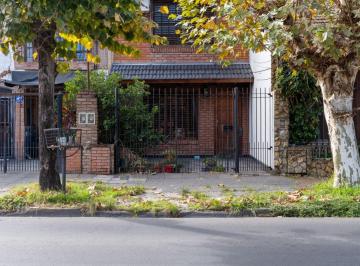 Casa de 4 ambientes, La Matanza · Duplex 4 Amb. en Venta. con Entrada de Auto y Patio con Parrilla. Apto Crédito Bancario.