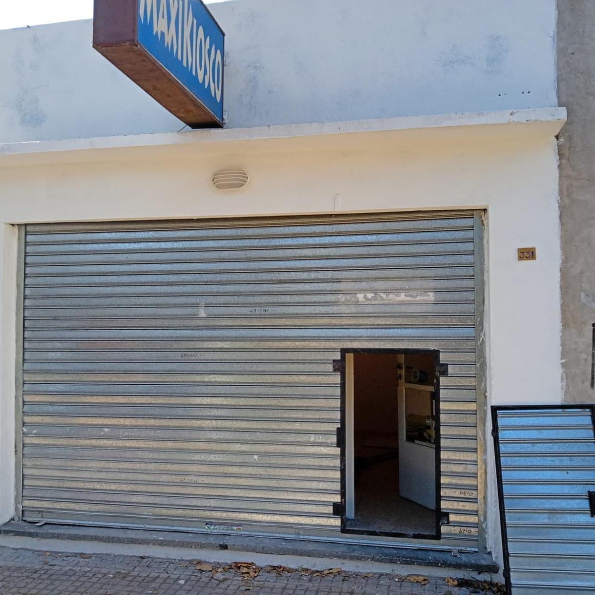 Arenales al 300, Lomas de Zamora, Lomas de Zamora