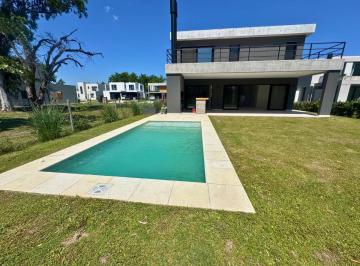Casa · 267m² · 6 Ambientes · 2 Cocheras · Casa en Venta en Azzurra Tortugas