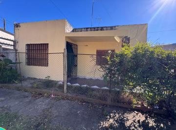 Casa de 3 ambientes, Esteban Echeverría · Casa de 3 Ambientes en Venta a Refaccionar