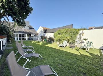 Casa · 375m² · 6 Ambientes · 5 Cocheras · Casa en Venta de 6 Ambientes en Olivos con 5 Cocheras Cubiertas