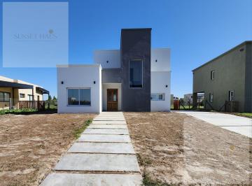 Casa · 172m² · 5 Ambientes · 2 Cocheras · Venta Casa 5 Ambientes San Sebastian Financia