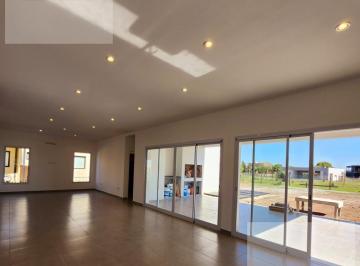 Casa · 172m² · 5 Ambientes · 2 Cocheras · Venta Casa 5 Ambientes San Sebastian Financia