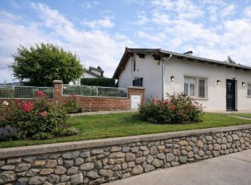 Casa · 100m² · 4 Ambientes · Moderna Casa Céntrica en Una Planta 3 Dorm. con Amplia Factibilidad