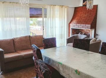 Casa · 239m² · 6 Ambientes · 1 Cochera · Venta Casa 6 Amb en Ciudadela Galpon y Garage Multifamiliar