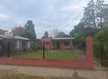 Casa · 77m² · 2 Ambientes · 2 Cocheras · Casa Venta 2 Ambientes Glew Sobre Lote 683 m²