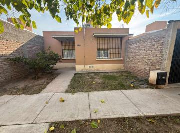 Casa · 58m² · 2 Ambientes · 2 Cocheras · Casa en Venta 2 Dorm. con Piscina B° Atsa