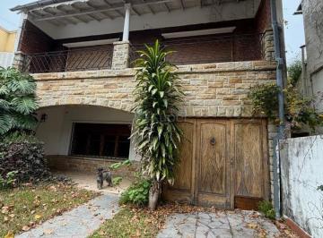 Casa · 260m² · 4 Ambientes · 1 Cochera · Casa Chalet en Venta en La Lucila, Vicente López, G. B. a. Zona Norte