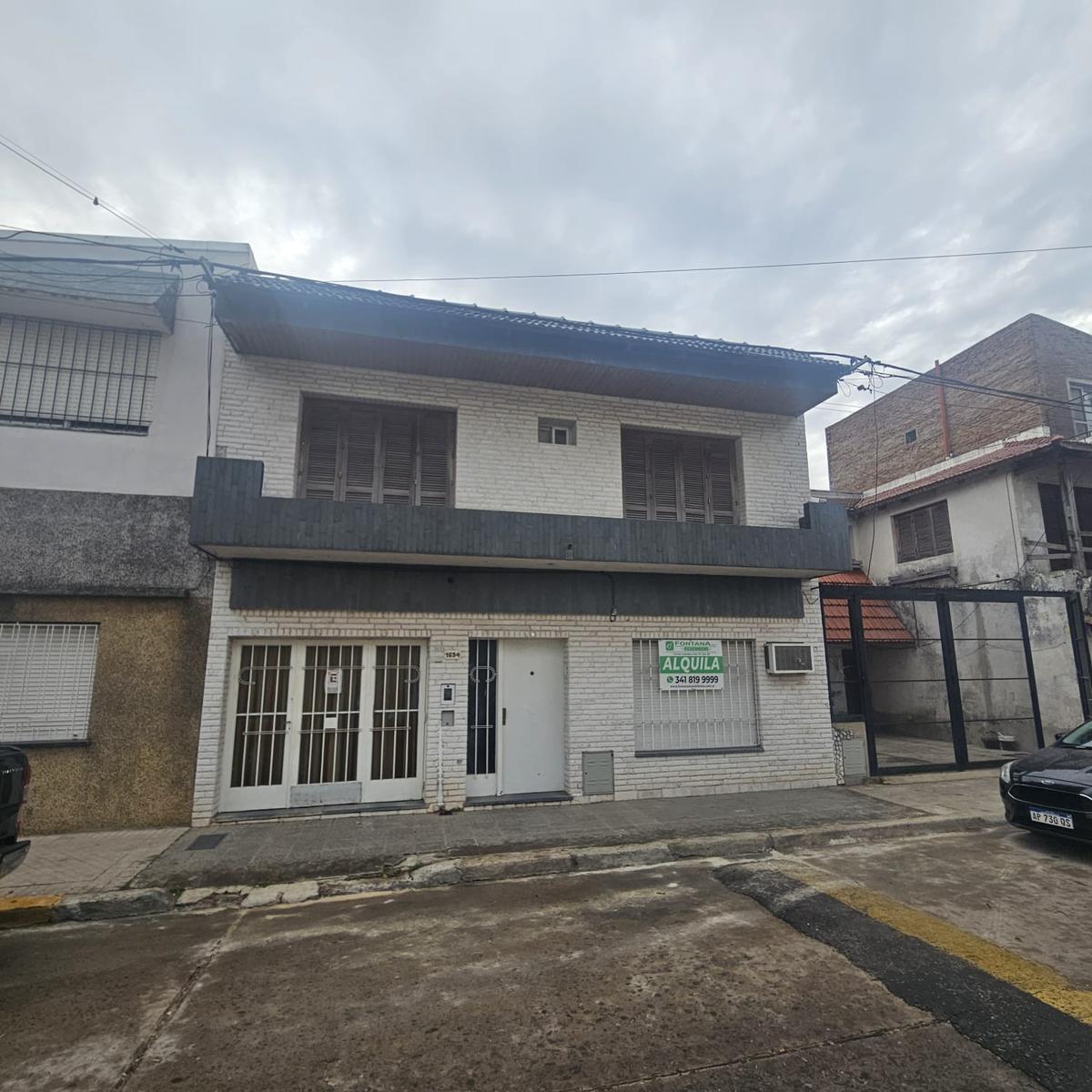 Pje. Polonia al 1600, Casa 2 Dormitorios con Garage, Planta Alta Ideal Talleres en General