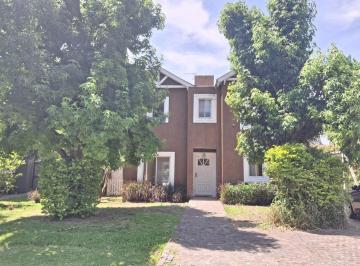 Casa · 125m² · 4 Ambientes · 1 Cochera · Venta Casa 4 Amb con Dep, El Molino Pilar, Jardín, Pileta, Galería, Lote Interno