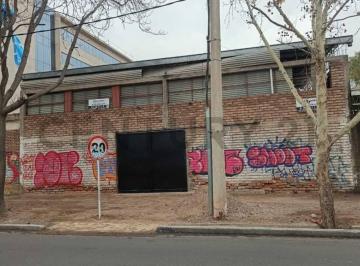Bodega-Galpón · 140m² · Galpon en Zona Comercial en Alquiler