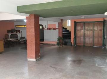 Casa · 330m² · 6 Ambientes · 4 Cocheras · Casa 6 Amb Multifamiliar en Lomas del Mirador