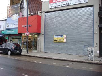 Local comercial · 450m² · Venta de Local en Liniers Av Rivadavia con Renta