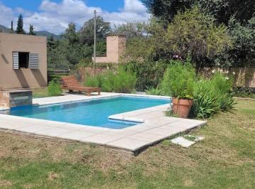 Casa de 5 ambientes, Cosquín · Casa con Pileta, 3 Dorm. en Cosquin.