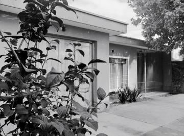 Casa de 7 ambientes, San Rafael · Residencia de Categoría con Espacio Comercial Proyectado