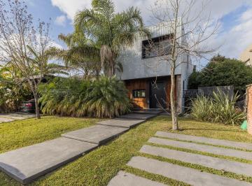 Casa · 310m² · 5 Ambientes · 1 Cochera · Casa en Venta en San Rafael, Villanueva, Tigre