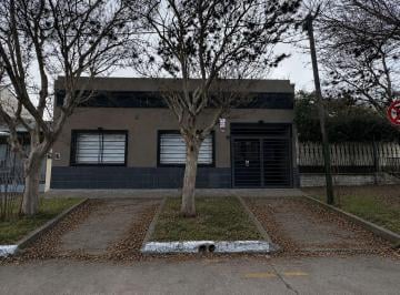 Casa · 150m² · 4 Ambientes · 1 Cochera · Casa en Venta en Lomas de Zamora