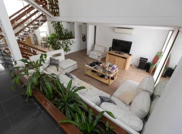 Casa · 600m² · 6 Ambientes · 6 Cocheras · Increíble Casa en La Mejor Zona de Liniers, Caba