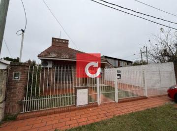 Casa de 3 ambientes, La Plata · Venta de Casa en Calle 24 N 2790 E 504 y 505 - Manuel B. Gonnet