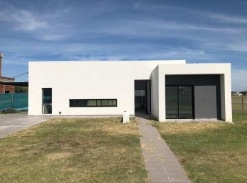 Casa · 125m² · 4 Ambientes · 3 Cocheras · Casa - Santa Ines
